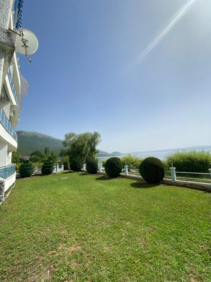 Aqua Blue Apartment Pestani Exterior photo